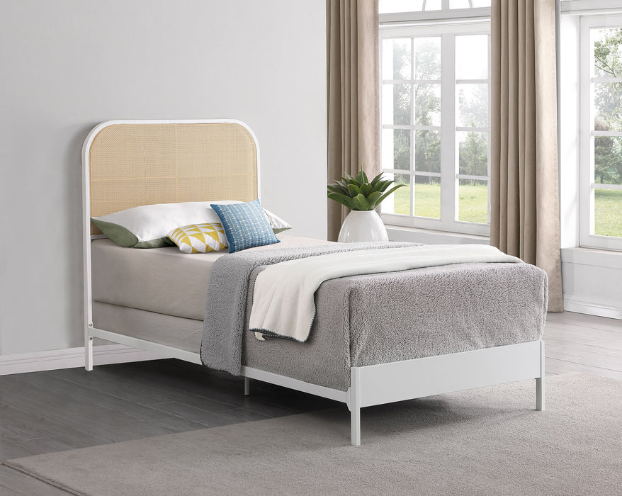 Amherst Eastern King, Queen, Full, & Twin Bed White & Black - Casa Morelos / Coahuila Furniture (Oklahoma City, OK)