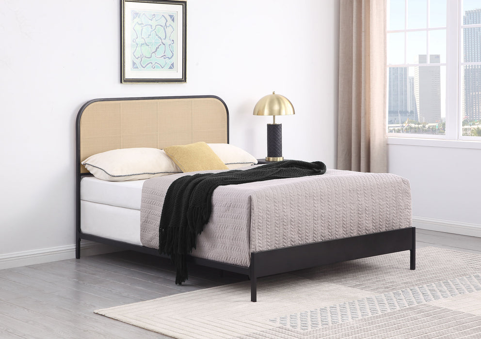 Amherst Eastern King, Queen, Full, & Twin Bed White & Black - Casa Morelos / Coahuila Furniture (Oklahoma City, OK)