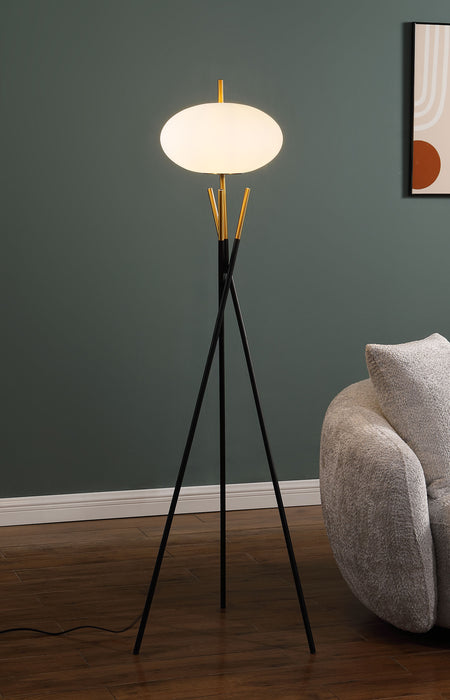 Layton Floor Lamps - Casa Morelos / Coahuila Furniture (Oklahoma City, OK)
