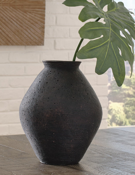 Hannela Vase - Casa Morelos / Coahuila Furniture (Oklahoma City, OK)