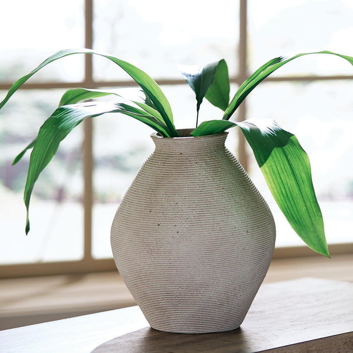 Hannela Vase - Casa Morelos / Coahuila Furniture (Oklahoma City, OK)