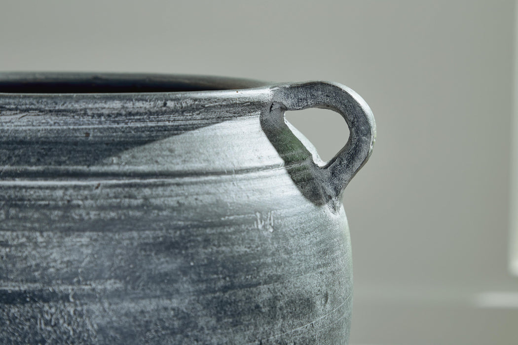 Meadie Vase - Casa Morelos / Coahuila Furniture (Oklahoma City, OK)