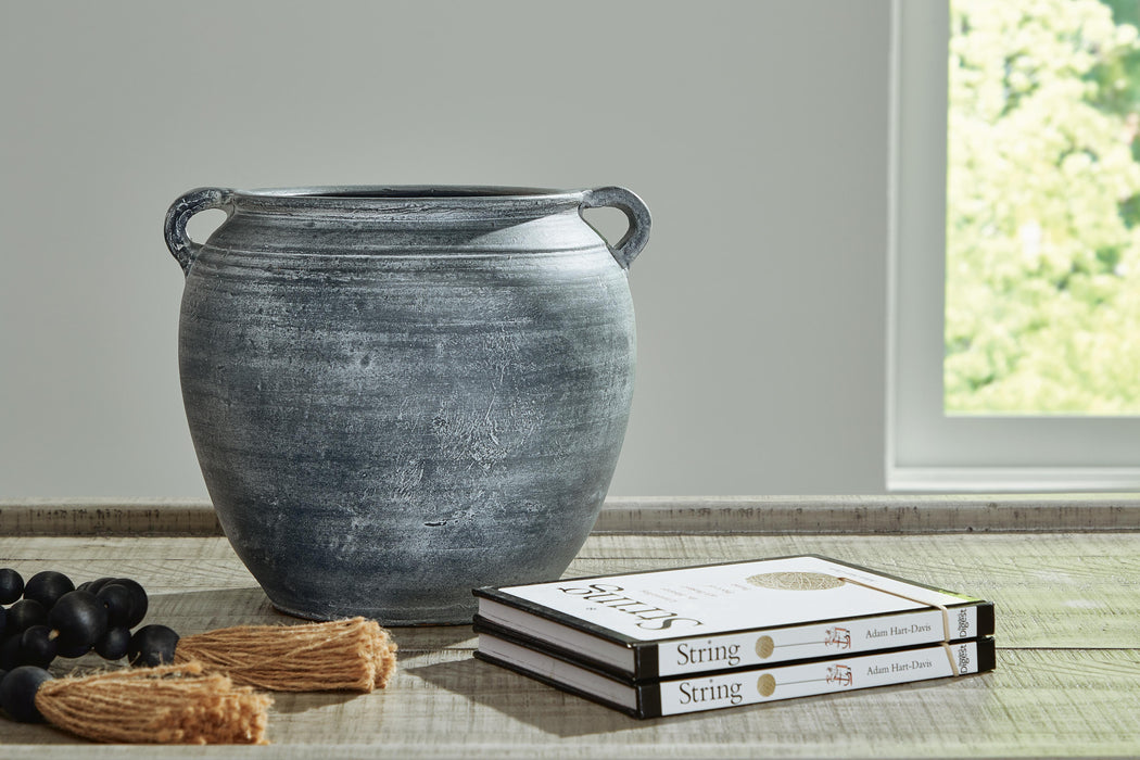 Meadie Vase - Casa Morelos / Coahuila Furniture (Oklahoma City, OK)