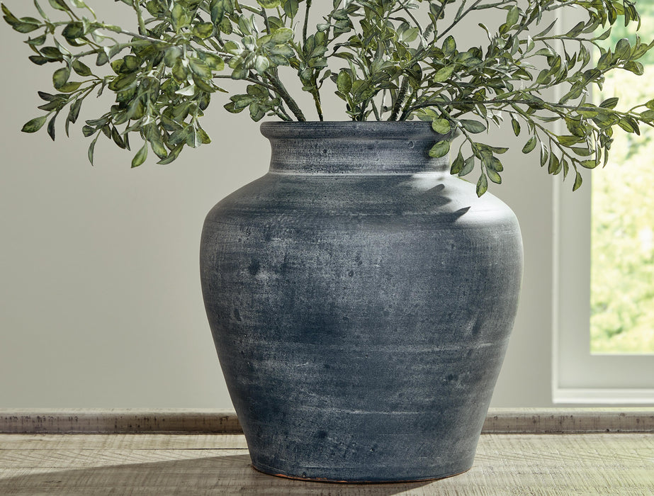 Meadie Vase - Casa Morelos / Coahuila Furniture (Oklahoma City, OK)