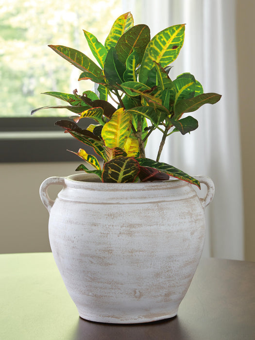Meadie Vase - Casa Morelos / Coahuila Furniture (Oklahoma City, OK)