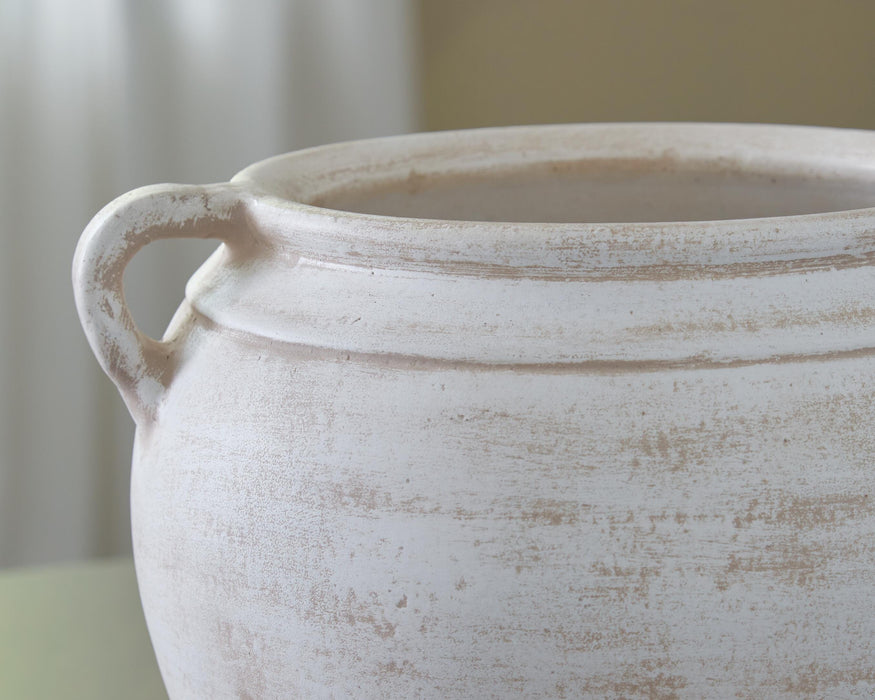 Meadie Vase - Casa Morelos / Coahuila Furniture (Oklahoma City, OK)
