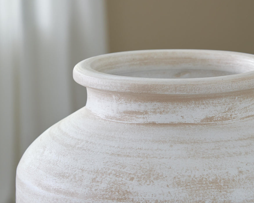 Meadie Vase - Casa Morelos / Coahuila Furniture (Oklahoma City, OK)