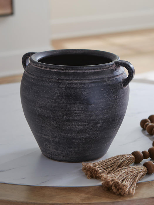 Meadie Vase - Casa Morelos / Coahuila Furniture (Oklahoma City, OK)
