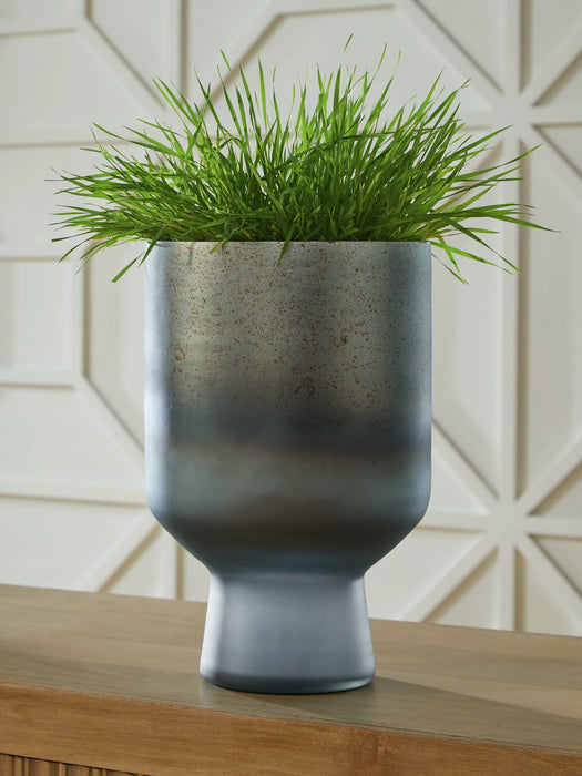 Pennmore Vase - Casa Morelos / Coahuila Furniture (Oklahoma City, OK)