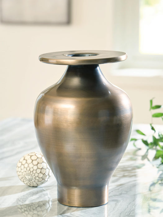 Fedorleigh Vase - Casa Morelos / Coahuila Furniture (Oklahoma City, OK)
