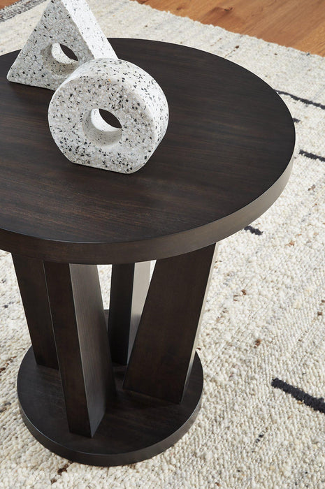 Chasinfield Occasional Table Set - Casa Morelos / Coahuila Furniture (Oklahoma City, OK)
